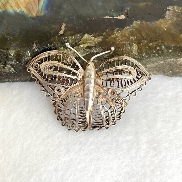VTG Sterling Silver Mexico 925 Dainty Small Spun Silver Butterfly Brooch Insect - Picture 1 of 15